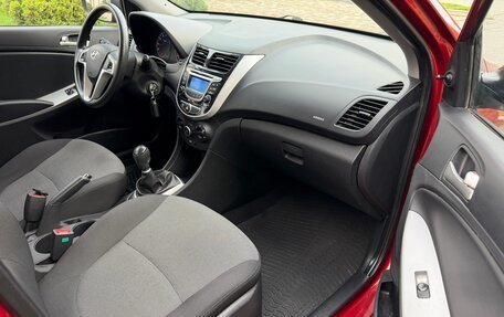 Hyundai Solaris II рестайлинг, 2013 год, 890 000 рублей, 26 фотография