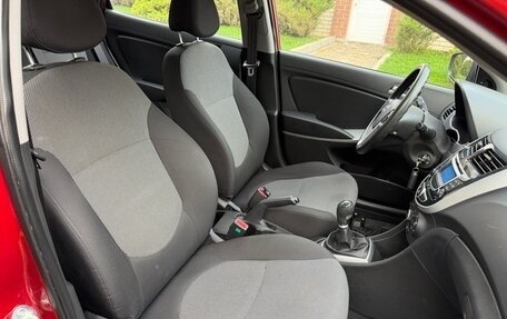 Hyundai Solaris II рестайлинг, 2013 год, 890 000 рублей, 27 фотография
