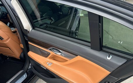 BMW 7 серия, 2015 год, 3 600 000 рублей, 10 фотография