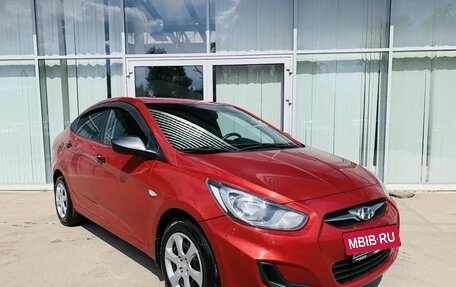 Hyundai Solaris II рестайлинг, 2011 год, 635 000 рублей, 3 фотография