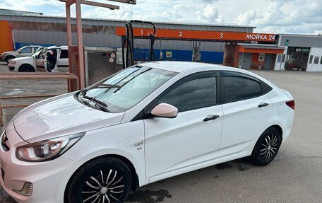 Hyundai Solaris II рестайлинг, 2014 год, 840 000 рублей, 3 фотография