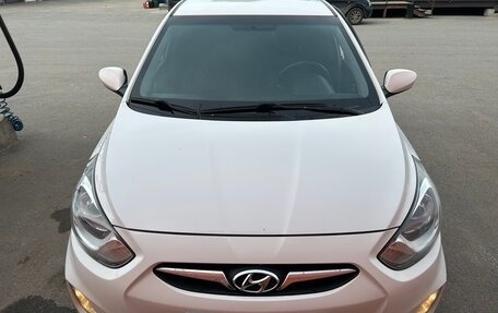 Hyundai Solaris II рестайлинг, 2014 год, 840 000 рублей, 2 фотография