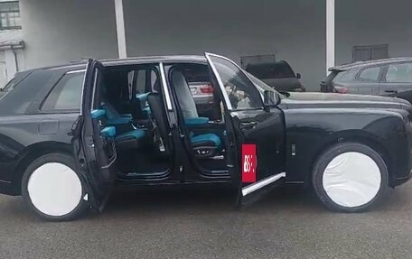 Rolls-Royce Cullinan, 2026 год, 65 000 000 рублей, 2 фотография