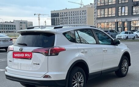 Toyota RAV4, 2018 год, 2 585 000 рублей, 3 фотография