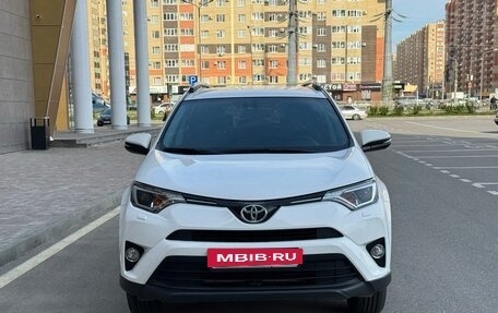 Toyota RAV4, 2018 год, 2 585 000 рублей, 6 фотография