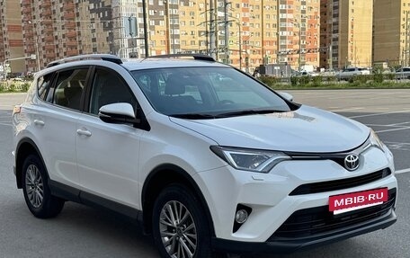 Toyota RAV4, 2018 год, 2 585 000 рублей, 5 фотография