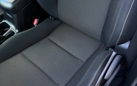 Toyota RAV4, 2018 год, 2 585 000 рублей, 14 фотография