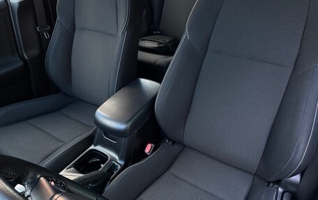 Toyota RAV4, 2018 год, 2 585 000 рублей, 20 фотография