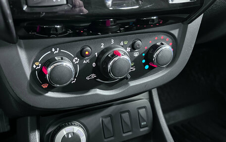 Renault Duster I рестайлинг, 2017 год, 1 350 000 рублей, 13 фотография