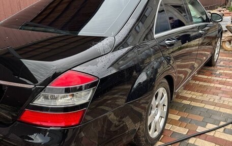 Mercedes-Benz S-Класс, 2008 год, 1 800 000 рублей, 3 фотография