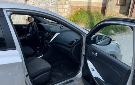 Hyundai Solaris II рестайлинг, 2012 год, 770 000 рублей, 8 фотография