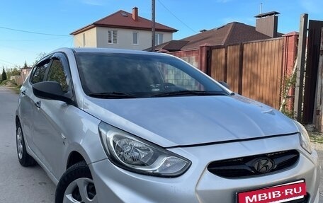Hyundai Solaris II рестайлинг, 2012 год, 770 000 рублей, 6 фотография