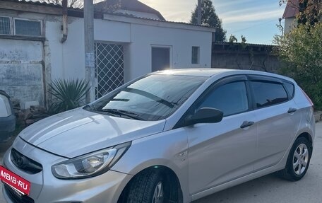 Hyundai Solaris II рестайлинг, 2012 год, 770 000 рублей, 3 фотография