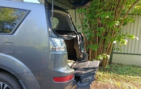 Mitsubishi Outlander III рестайлинг 3, 2008 год, 950 000 рублей, 9 фотография