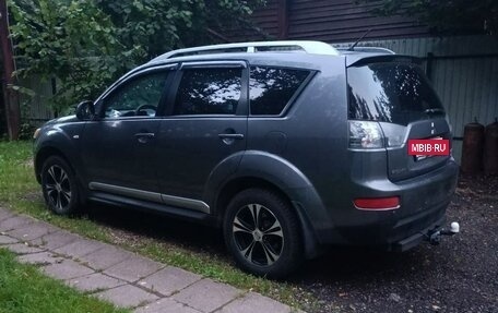 Mitsubishi Outlander III рестайлинг 3, 2008 год, 950 000 рублей, 2 фотография