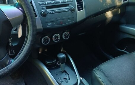 Mitsubishi Outlander III рестайлинг 3, 2008 год, 950 000 рублей, 10 фотография