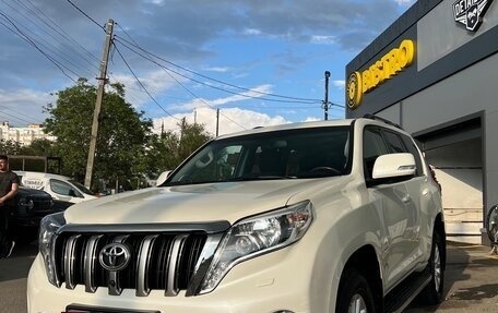 Toyota Land Cruiser Prado 150 рестайлинг 2, 2017 год, 5 350 000 рублей, 4 фотография