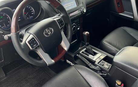 Toyota Land Cruiser Prado 150 рестайлинг 2, 2017 год, 5 350 000 рублей, 19 фотография