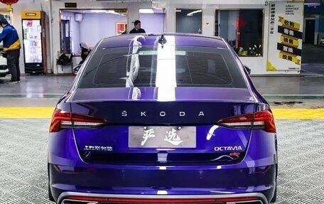 Skoda Octavia IV, 2022 год, 2 400 000 рублей, 5 фотография
