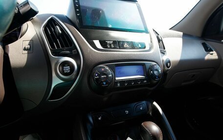 Hyundai ix35 I рестайлинг, 2010 год, 1 100 000 рублей, 15 фотография