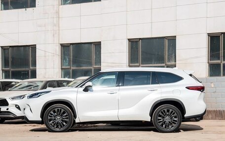 Toyota Highlander, 2026 год, 4 969 000 рублей, 5 фотография