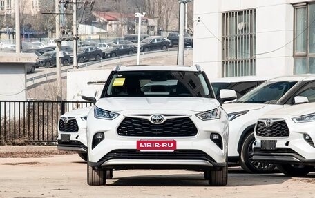 Toyota Highlander, 2026 год, 4 969 000 рублей, 2 фотография