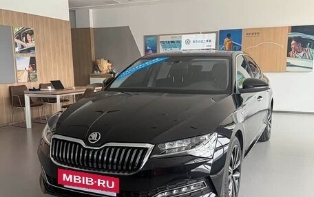 Skoda Superb III рестайлинг, 2023 год, 2 036 125 рублей, 2 фотография