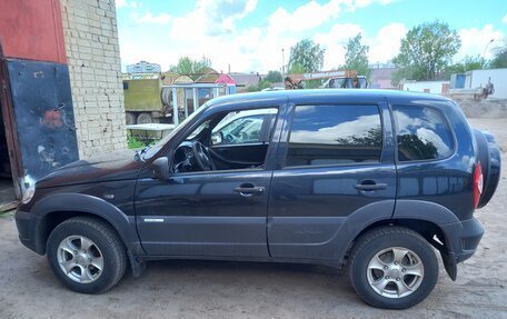 Chevrolet Niva I рестайлинг, 2012 год, 585 000 рублей, 3 фотография