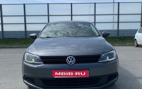 Volkswagen Jetta VI, 2013 год, 1 200 000 рублей, 2 фотография