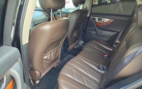 Infiniti QX70, 2014 год, 1 500 000 рублей, 11 фотография