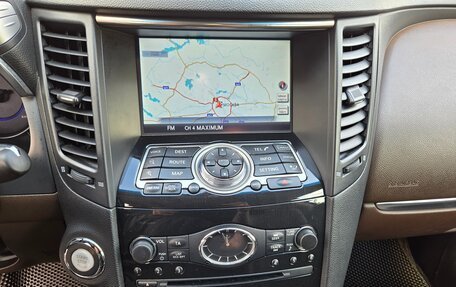 Infiniti QX70, 2014 год, 1 500 000 рублей, 14 фотография