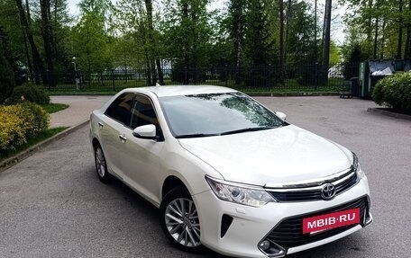 Toyota Camry, 2015 год, 1 900 000 рублей, 2 фотография