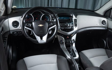 Chevrolet Cruze II, 2011 год, 640 000 рублей, 6 фотография