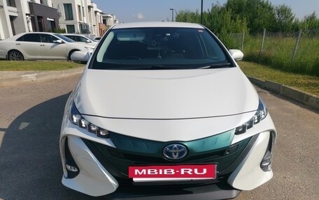 Toyota Prius IV XW50, 2018 год, 2 100 000 рублей, 6 фотография