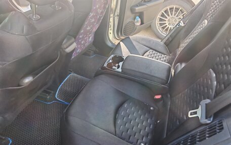 Toyota Prius IV XW50, 2018 год, 2 100 000 рублей, 14 фотография