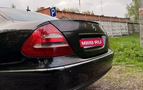 Mercedes-Benz E-Класс, 2004 год, 600 000 рублей, 21 фотография