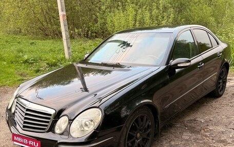 Mercedes-Benz E-Класс, 2004 год, 600 000 рублей, 15 фотография
