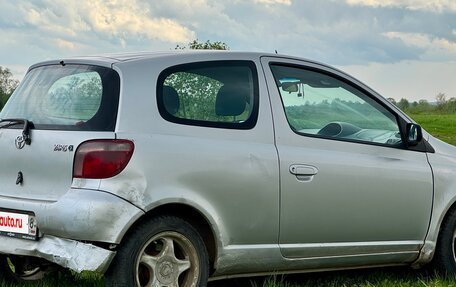 Toyota Yaris I рестайлинг, 2000 год, 280 000 рублей, 6 фотография