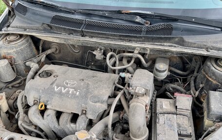 Toyota Yaris I рестайлинг, 2000 год, 280 000 рублей, 10 фотография
