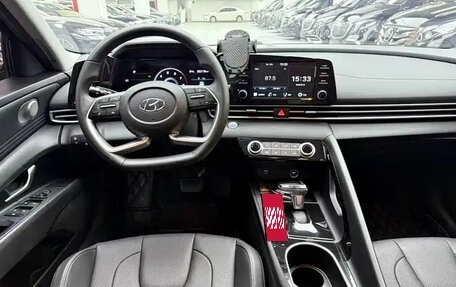 Hyundai Elantra, 2023 год, 1 500 010 рублей, 10 фотография