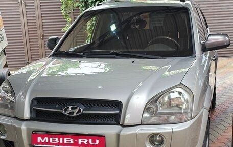 Hyundai Tucson III, 2007 год, 850 000 рублей, 2 фотография