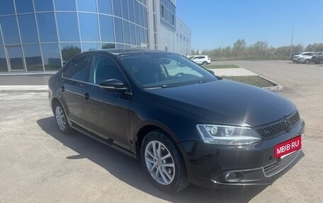 Volkswagen Jetta VI, 2013 год, 785 000 рублей, 3 фотография