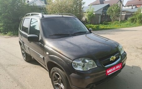 Chevrolet Niva I рестайлинг, 2011 год, 650 000 рублей, 21 фотография