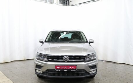 Volkswagen Tiguan II, 2017 год, 2 097 000 рублей, 2 фотография