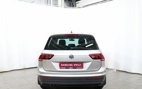 Volkswagen Tiguan II, 2017 год, 2 097 000 рублей, 5 фотография