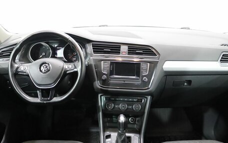 Volkswagen Tiguan II, 2017 год, 2 097 000 рублей, 13 фотография
