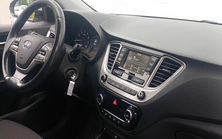 Hyundai Solaris II рестайлинг, 2019 год, 1 000 000 рублей, 9 фотография