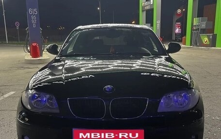 BMW 1 серия, 2011 год, 750 000 рублей, 2 фотография