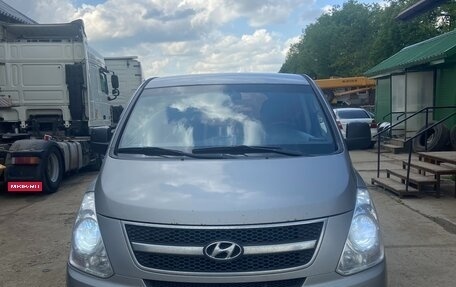 Hyundai Grand Starex Grand Starex I рестайлинг 2, 2011 год, 950 000 рублей, 1 фотография