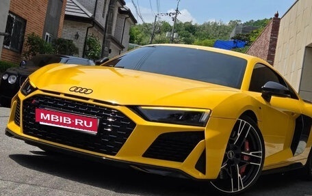 Audi R8, 2021 год, 18 900 000 рублей, 1 фотография